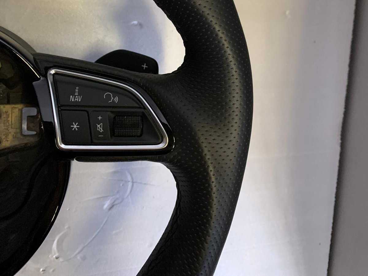 Audi A5 8T (2012–2015) Steering Wheel with Paddle Shifters Carbon Leather